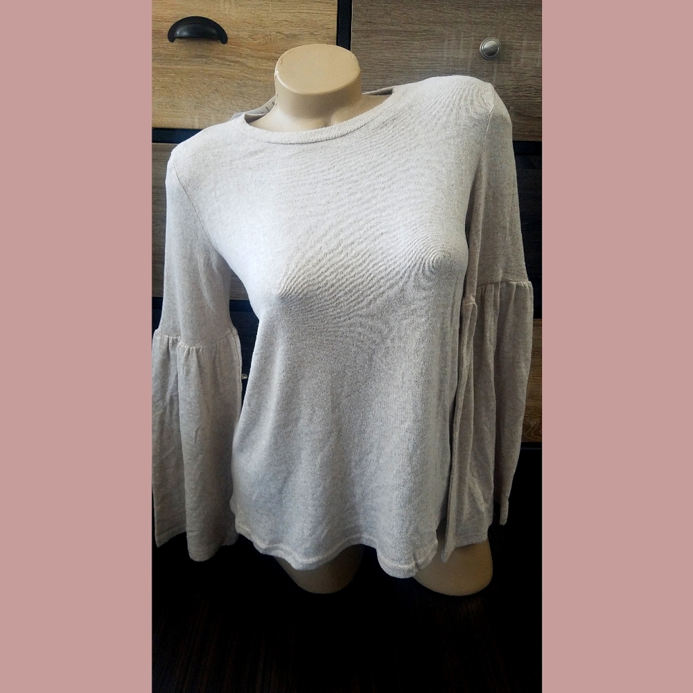 Bell sleeved sweater top by Thyme & Honey